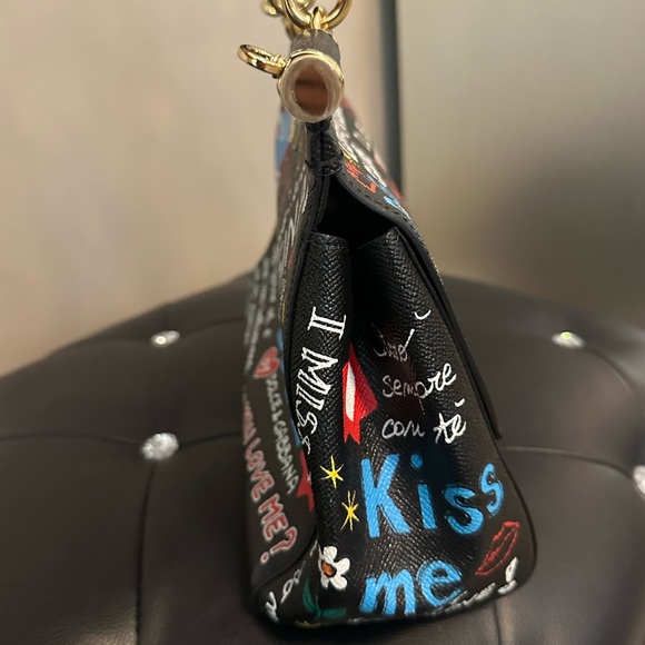 Dolce & Gabbana Graffiti Handbag with shoulder strap. - Picture 4 of 10